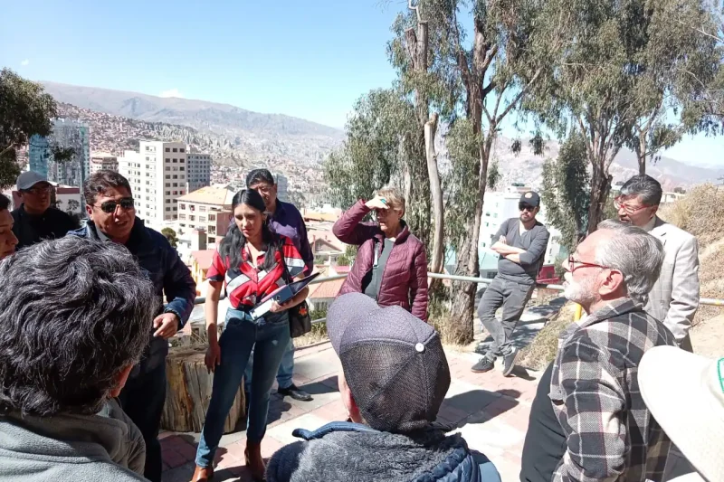 Diputados y vecinos piden recuperar El Montículo con una intervención integral