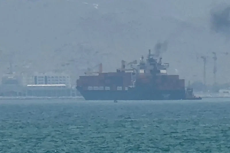 Irán anuncia cierre del estrecho de Ormuz y bombardea el Golfo en respuesta a ataques de EEUU