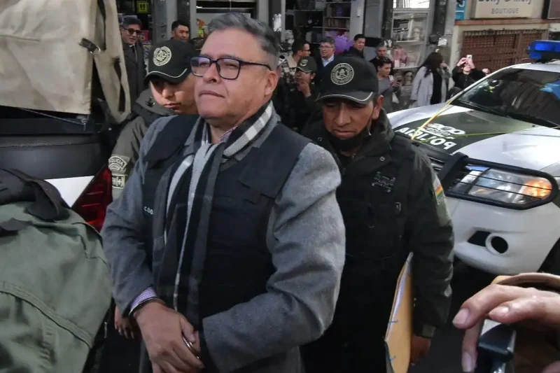 Zúñiga sale de San Pedro para cumplir detención domiciliaria
