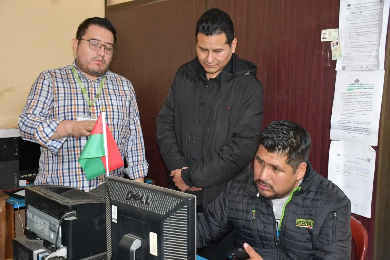 Torrez inspecciona asiento fiscal en el municipio de Caranavi