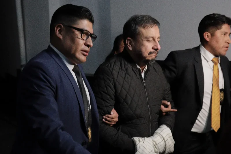 Juez anticorrupción dicta detención domiciliaria para el exministro Medinaceli