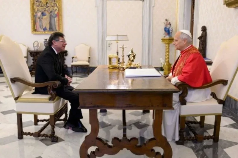 El papa Leon XIV le pide a Petro “trabajar siempre por la paz” una vez salga de la presidencia
