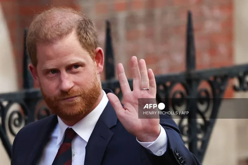 El Palacio de Buckingham le prohíbe al príncipe Harry hospedarse junto con su familia durante su visita a Londres