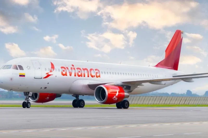 Avión que cubría la ruta París-Bogotá aterriza de emergencia
