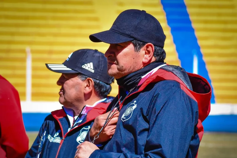 Eduardo Villegas seguirá como DT de Nacional Potosí