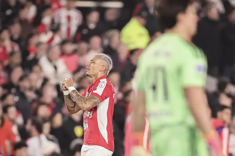 Santa Fe a cuartos de la Sudamericana tras una tanda cruel para River