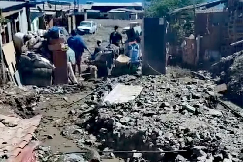 Bolivianos afectados en Tocopilla piden ayuda para reconstruir sus casas