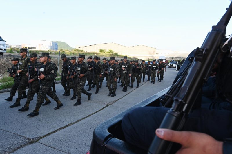 Maestros rurales amenazan con romper el Estado de excepción si se amplía