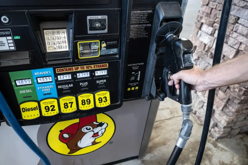Precios del petróleo suben por falta de diálogo en Oriente Medio