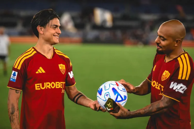 Dybala y Malen, protagonistas de la Roma en goleada a Fiorentina