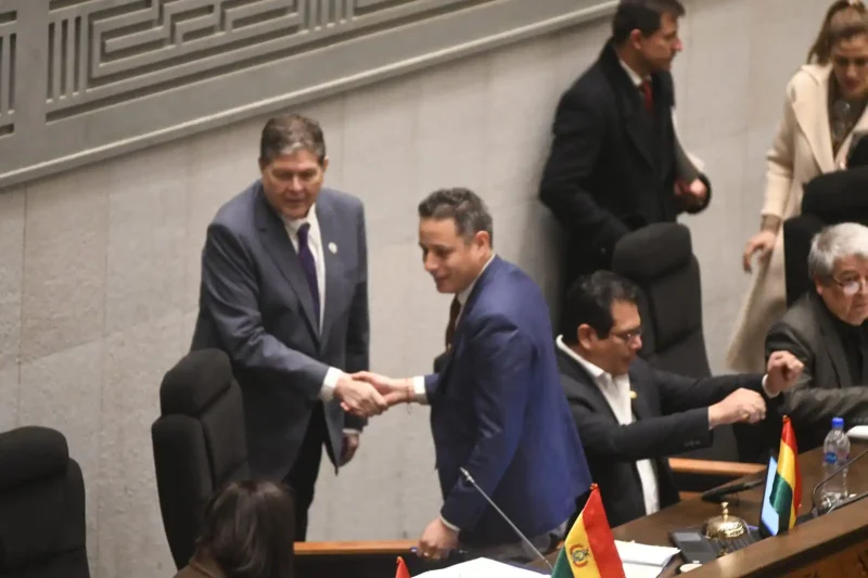 Con la presencia del ministro de Hidrocarburos, Legislativo instala sesión de interpelación