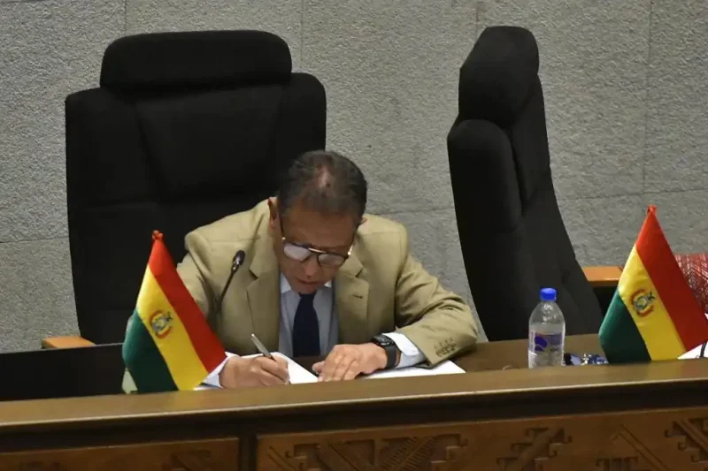 Oviedo supera por segunda vez la censura en la Asamblea