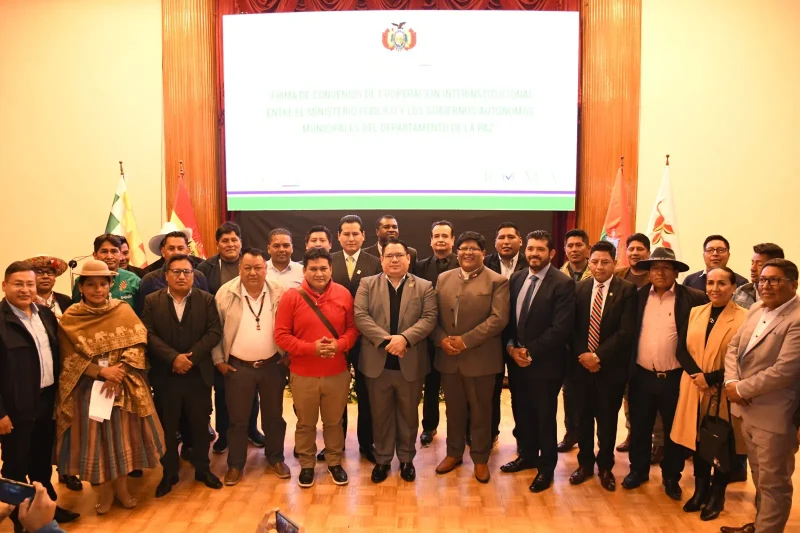 Fiscalía General firma convenio con 27 de municipios de La Paz para fortalecer servicios