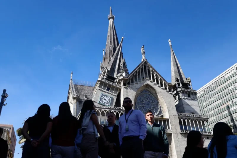 Suspendidos partidos de las copas en Colombia tras terremoto