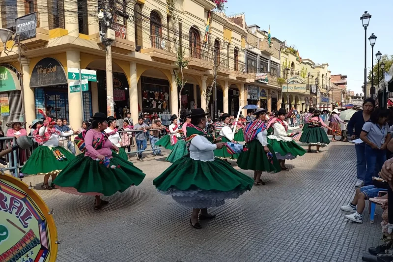 La festividad de Urkupiña arranca con su Entrada Autóctona