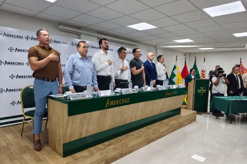El Gobierno suscribe convenios para financiar 220 obras deportivas escolares