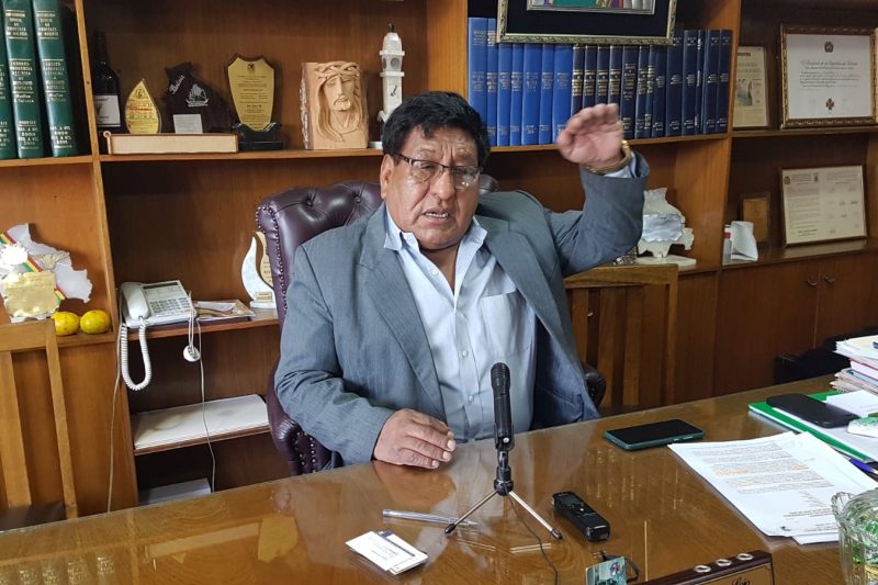 Choferes se desmarcan de la pugna por la salida de Espinoza