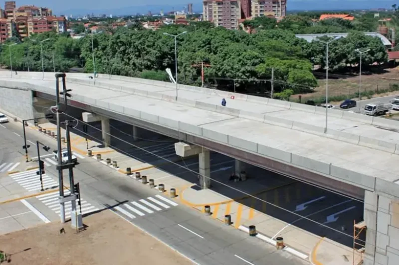 Cierre temporal de viaducto en la avenida Cristo Redentor