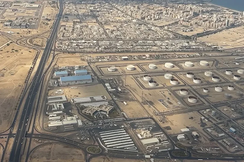 Irán ataca objetivos en Kuwait pese a amenazas de Trump