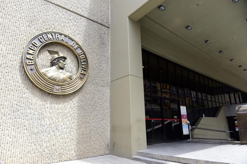 BCB suspende temporalmente la compra de dólares y restringe liquidez