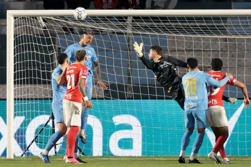 Boca se la juega en Sao Paulo y Santos apunta a semis de Sudamericana
