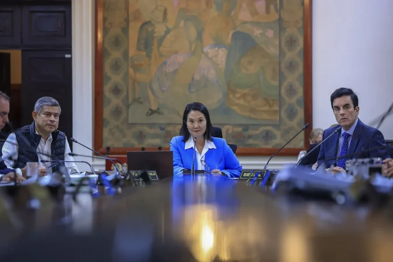 Gobierno de Fujimori encarga una vigilancia militar externa en cárceles de Perú