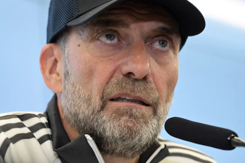 Klopp se estrena como DT alemán con lista de 44 jugadores