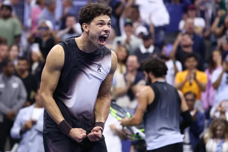Alcaraz cede la corona del US Open ante Shelton en super tiebreak