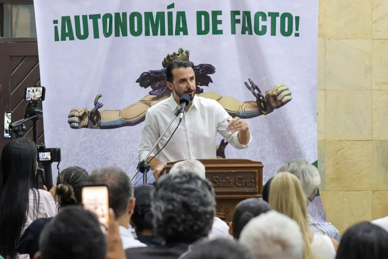 Velasco plantea liberar de IVA e IT la importación de combustibles