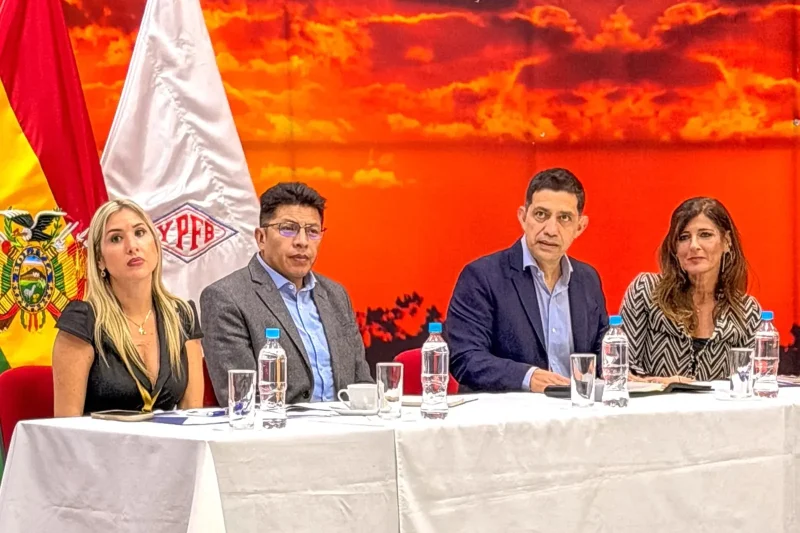 YPFB capacita a ejecutivos y gerentes en ética pública y código de conducta