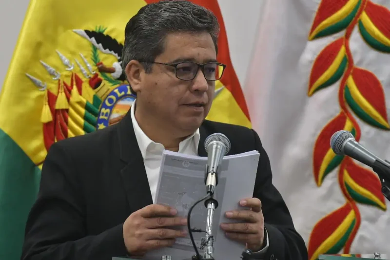 Gobierno niega contratación de exfuncionarios de Morales y pide denunciar delitos
