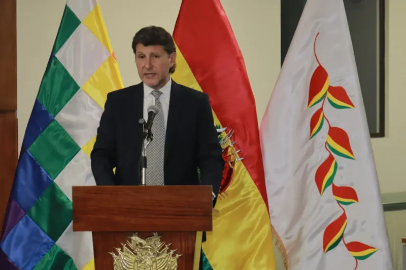 Álvaro Arias es designado nuevo presidente de la Aduana Nacional