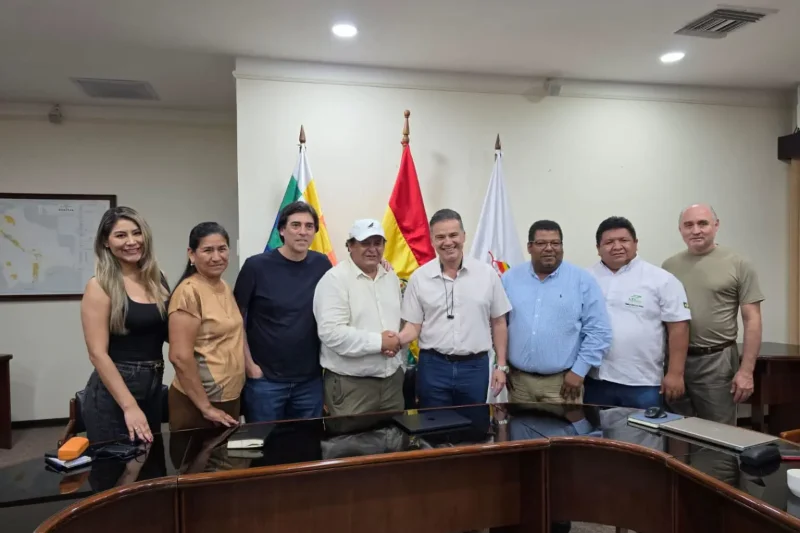 Diésel: Gobierno logra acuerdo con tres sectores del transporte cruceño