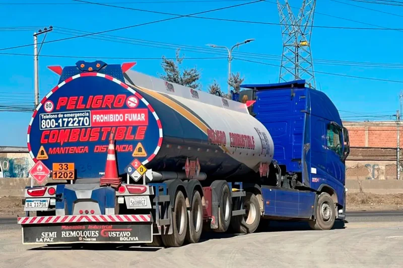Paz elimina el subsidio al diésel y establece un precio internacional