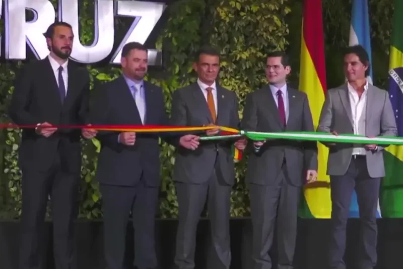 Empresarios piden reglas claras a Paz y éste anuncia Bs 1.300 MM para Santa Cruz
