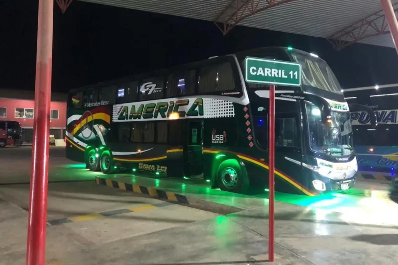 Choferes y Gobierno analizarán tarifas transitorias de rutas interdepartamentales ante alza del diésel