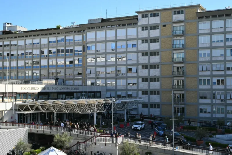 El papa León XIV se recupera tras operación por cáncer pulmona