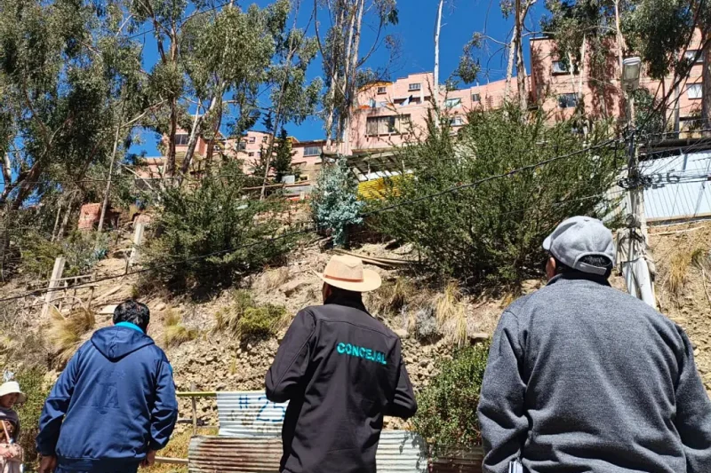 Vecinos de Pampahasi se suman a denuncias por avasallamientos en áreas verdes