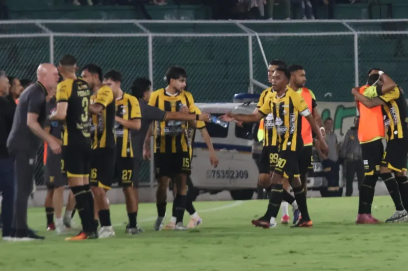 El Tigre empata; Oriente denuncia y bochorno en el Tahuichi