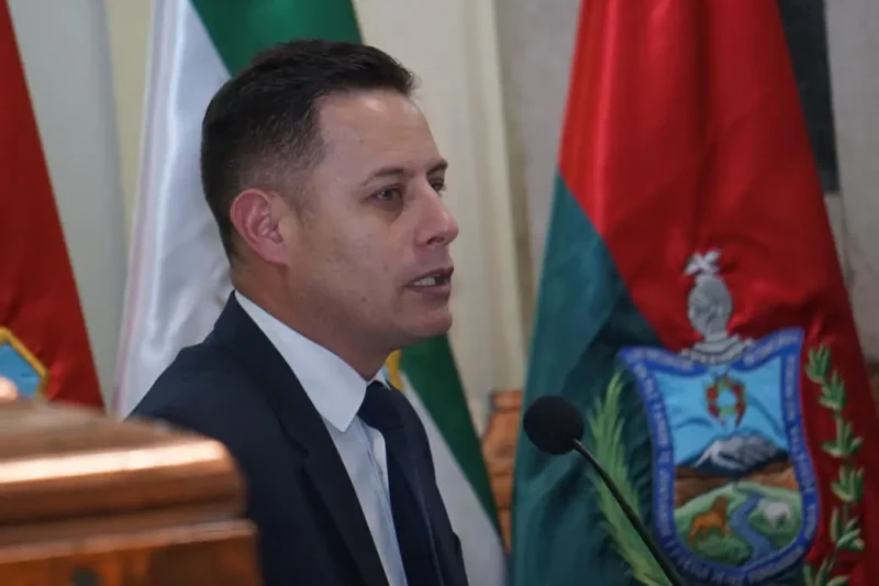Vicepresidente Lara encarga a Urioste ‘limpiar’ la Fiscalía