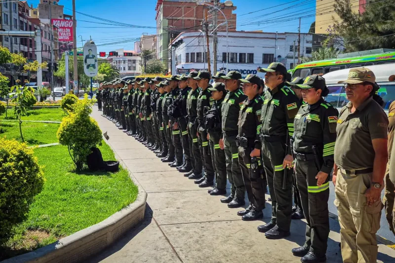 Policía refuerza la vigilancia en rutas de Cochabamba ante marcha evista